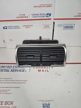 4L0-820-951 AUDI Dashboard Center Air Grille Vent Q7 Suv