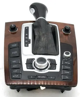 4L0864261E1B4 AUDI Center Console Shifter Bezel Navigation Q7