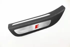 8R0853375C AUDI Rear Left Door Sill Panel Scuff Plate Line