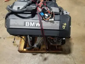 11000140999 BMW Engine Motor E39 525I M54 #2