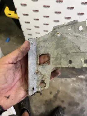 51161913890 BMW Glove Box Catch Bracket M3 318I 320I 325E E30 #2