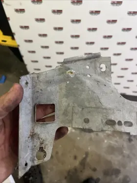 51161913890 BMW Glove Box Catch Bracket M3 318I 320I 325E E30 #3