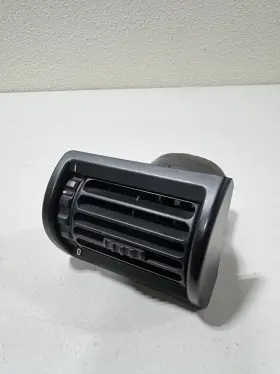 8397718 BMW Front Right Passenger Air Conditioning Vent Z3