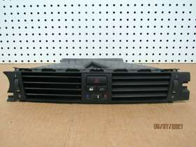 9130458 BMW Front Center Dashboard Vent