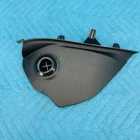 9197886 BMW Front Right Passenger Dashboard End Cap Cover