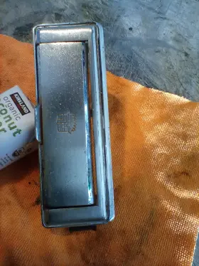 9843728 BODY BY FISHER Rh Rear Door Ashtray Window Switch