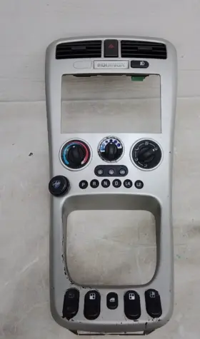 10370980 CHEVROLET Center Vents Dash Radio Bezel Chevy