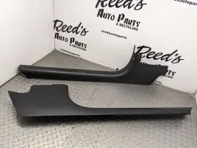 131.GM1Y00 CHEVROLET Lh Rh Interior Kick Panels Ebony C5