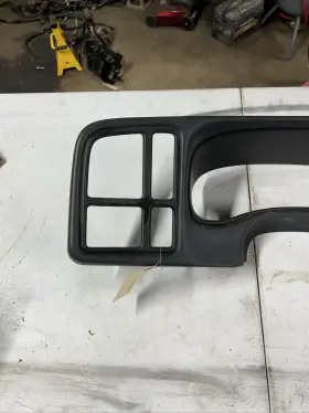 15085845 CHEVROLET Cluster Dash Radio Bezel Silverado Sierra #2