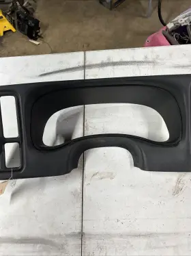 15085845 CHEVROLET Cluster Dash Radio Bezel Silverado Sierra #3
