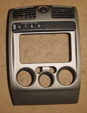 15186878 CHEVROLET Heater Radio Dash Bezel Chevy Canyon