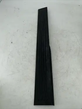 15298232 CHEVROLET Right Front Door Sill Plate Scuff Slip