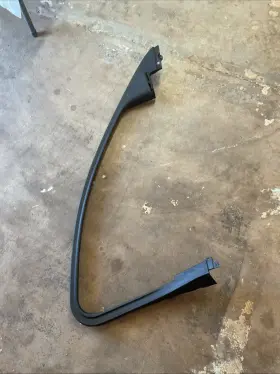 23332214 CHEVROLET Front Upper Left Door Window Frame Malibu