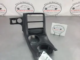 254.GM1Y04 CHEVROLET Front Dash Radio Surround Bezel C5