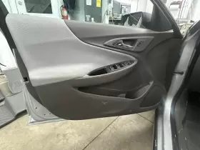 42800185 CHEVROLET Driver Front Door Panel Malibu