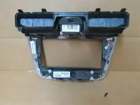 1229575 CHRYSLER Center Dash Clock Bezel 200 Dodge Avenger #2