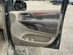 204.CH1614 CHRYSLER Town Passenger Front Door Panel Country