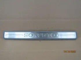 85887-3E000 KIA Right Front Door Sill Sorento