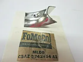 C5AZ-5742454-A FOMOCO FORD Nos Hardtop Interior Window Roof
