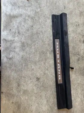 AR33-6313200-BBW FORD Passenger Rh Door Scuff Sill Plate