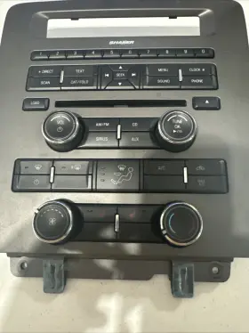 AR3T18A802DG FORD Radio Climate Control Panel Faceplate Dash