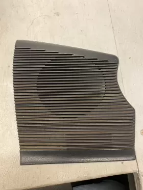 E7ZB-6104392-AWA FORD Right Dash Soeaker Grille Mustang