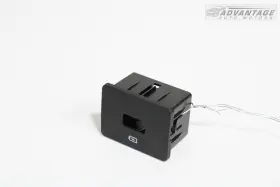 JU5T-14G332-AA FORD Right Trunk Quarter Panel Usb Port Cover