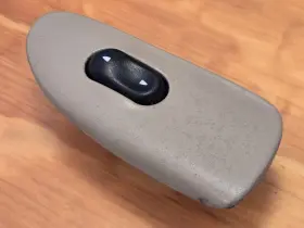 YL1T-14B135-AB FORD Rh Rear Window Switch Cosmetic Flaws