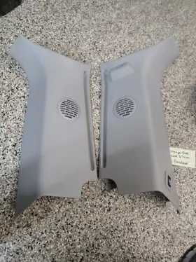 15059974 GENERAL MOTORS Rh Lh Upper Pillar Panels Shale Tahoe