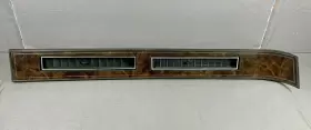 557522 GENERAL MOTORS Supreme Woodgrain Dash Vent Oldsmobile