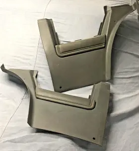 20044095 GM National Quarter Panel Armrest Cutlass Regal