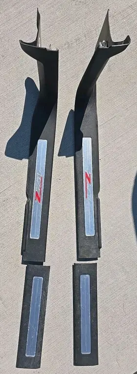 23114164 GM Interior Door Sill Plates Chevrolet Silverado