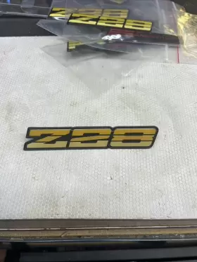 14031725 GM/CHEVROLET Dashboard Emblem Camaro