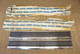 3912660 GM CHEVROLET Nos Front Door Sill Scuff Plates