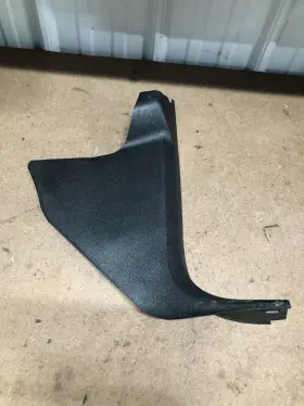 15904438 GMC Rh Lower Cowl Kick Panel Silverado Sierra Tahoe
