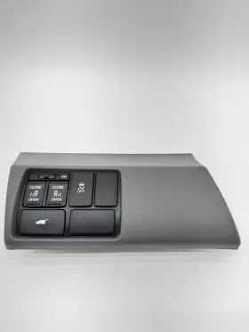 TK8-77260 HONDA Sliding Door Traction Trunk Switch Bezel