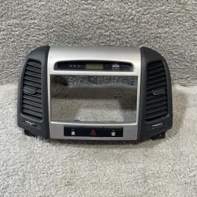 4L1S41E1 HYUNDAI Center Dash Radio Climate Air Vent Bezel