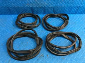 82120CW000 HYUNDAI Cruz Front Rear Left Right Door Body Seal