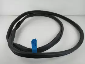 82120K2000 HYUNDAI Venue Front Left Driver Door Body Seal