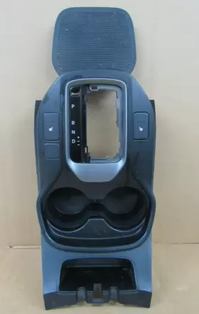 84650-4Z210 HYUNDAI Panel Center Console Drink Holder