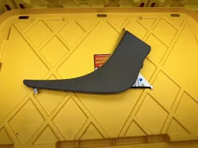 84697-3Q000 HYUNDAI Center Console Upper Right Molding Bezel