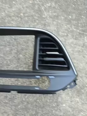 84741-F3AF0 HYUNDAI Center Dash Radio Bezel Elantra #2
