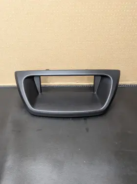 84745-2M000 HYUNDAI Display Screen Bezel Genesis