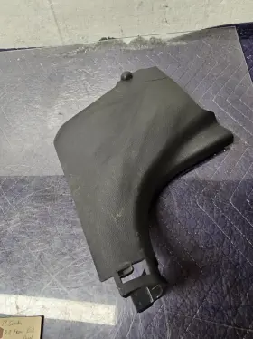 85824-C2000 HYUNDAI Front Right Kick Panel Cover Sonata