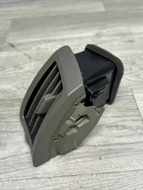 68761-JK00A INFINITI Right Dash Ac Air Vent G25 G35 #3