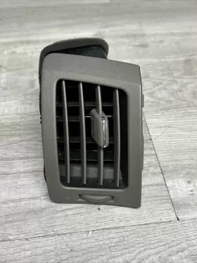 68761-JK00A INFINITI Right Dash Ac Air Vent G25 G35