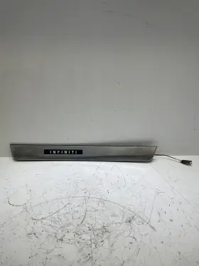 G6951-2V700 INFINITI Front Right Passenger Door Sill Scuff