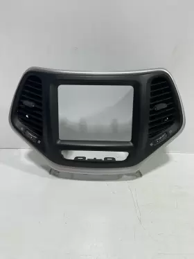 1WP091SAAD JEEP Dash Navi Radio Display Screen Bezel Cherokee