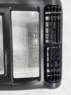 5HG72DX3 JEEP Radio Center Dash Bezel Vents Ashtray Tj #3