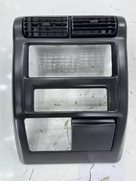 5HG72DX3 JEEP Radio Center Dash Bezel Vents Ashtray Tj